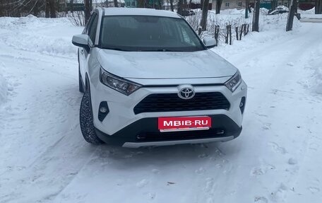 Toyota RAV4, 2021 год, 2 900 000 рублей, 3 фотография