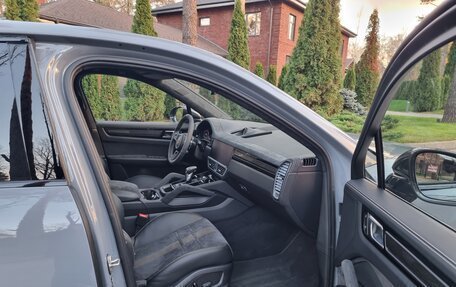 Porsche Cayenne III, 2022 год, 22 900 000 рублей, 18 фотография