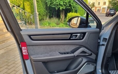 Porsche Cayenne III, 2022 год, 22 900 000 рублей, 39 фотография