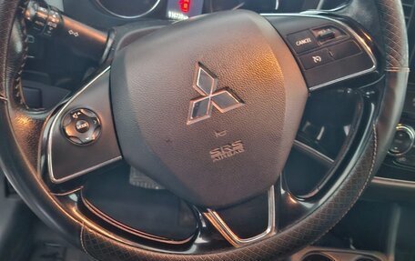 Mitsubishi Outlander III рестайлинг 3, 2015 год, 2 000 000 рублей, 5 фотография