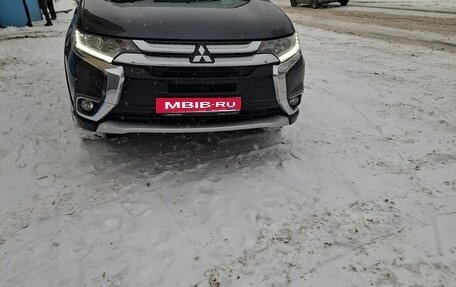 Mitsubishi Outlander III рестайлинг 3, 2015 год, 2 000 000 рублей, 7 фотография