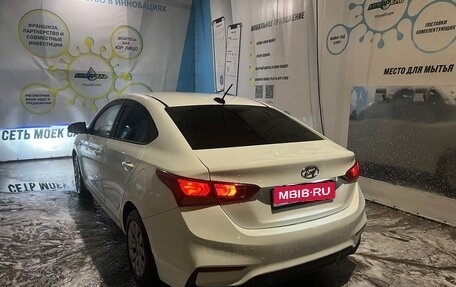 Hyundai Solaris II рестайлинг, 2018 год, 890 000 рублей, 4 фотография