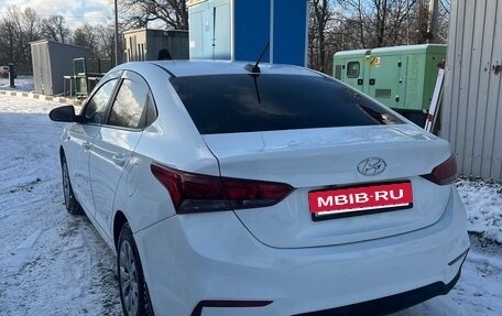 Hyundai Solaris II рестайлинг, 2018 год, 890 000 рублей, 3 фотография