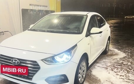 Hyundai Solaris II рестайлинг, 2018 год, 890 000 рублей, 8 фотография