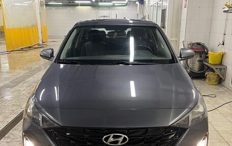 Hyundai Solaris II рестайлинг, 2021 год, 1 570 000 рублей, 19 фотография