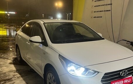 Hyundai Solaris II рестайлинг, 2018 год, 890 000 рублей, 7 фотография