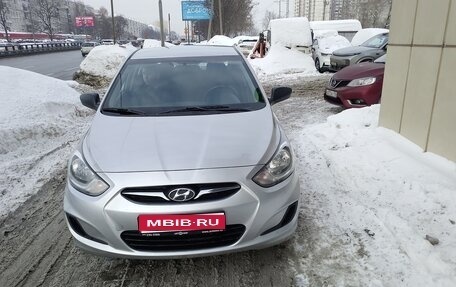 Hyundai Solaris II рестайлинг, 2012 год, 870 000 рублей, 1 фотография