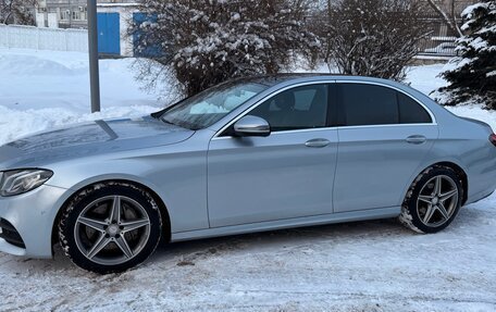 Mercedes-Benz E-Класс, 2016 год, 2 450 000 рублей, 3 фотография