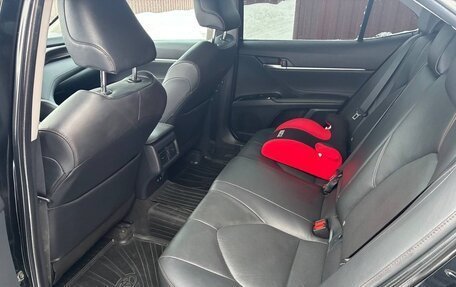 Toyota Camry, 2018 год, 2 820 000 рублей, 10 фотография