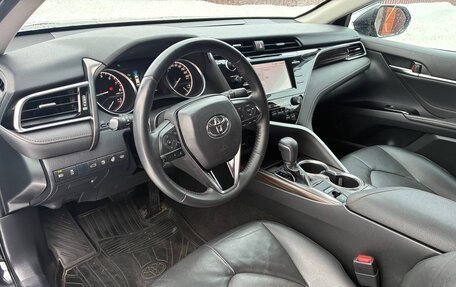 Toyota Camry, 2018 год, 2 820 000 рублей, 4 фотография