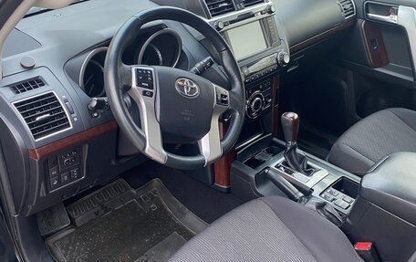 Toyota Land Cruiser Prado 150 рестайлинг 2, 2016 год, 3 500 000 рублей, 11 фотография