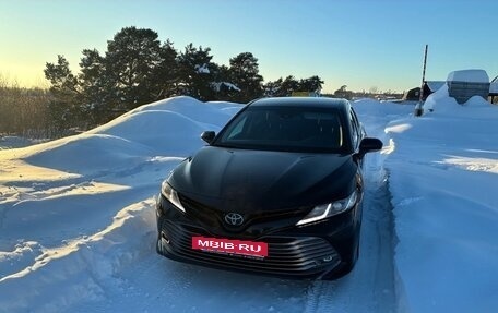 Toyota Camry, 2018 год, 2 820 000 рублей, 3 фотография