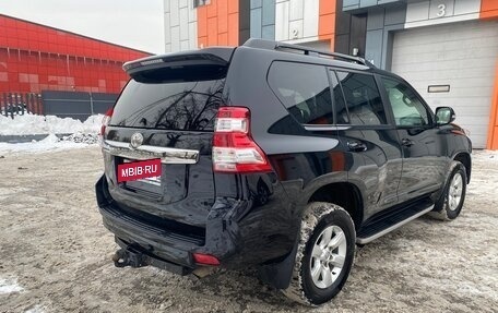 Toyota Land Cruiser Prado 150 рестайлинг 2, 2016 год, 3 500 000 рублей, 6 фотография