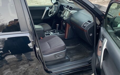 Toyota Land Cruiser Prado 150 рестайлинг 2, 2016 год, 3 500 000 рублей, 15 фотография