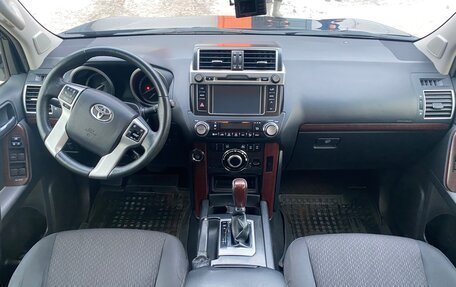 Toyota Land Cruiser Prado 150 рестайлинг 2, 2016 год, 3 500 000 рублей, 16 фотография
