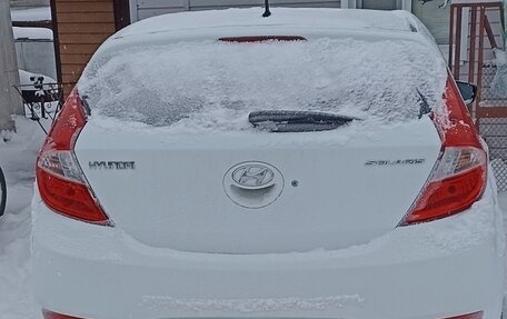 Hyundai Solaris II рестайлинг, 2012 год, 700 000 рублей, 2 фотография