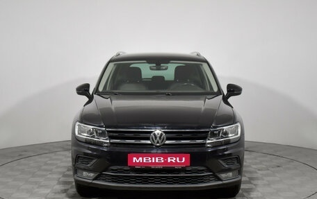 Volkswagen Tiguan II, 2017 год, 1 949 000 рублей, 2 фотография