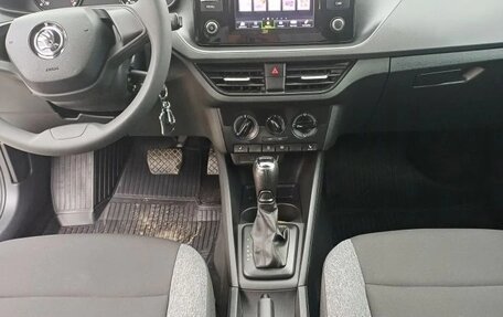 Skoda Rapid II, 2021 год, 1 300 000 рублей, 13 фотография