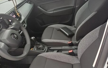 Skoda Rapid II, 2021 год, 1 300 000 рублей, 12 фотография