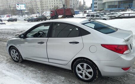 Hyundai Solaris II рестайлинг, 2012 год, 870 000 рублей, 3 фотография