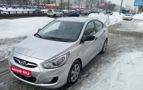 Hyundai Solaris II рестайлинг, 2012 год, 870 000 рублей, 6 фотография