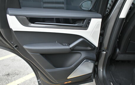 Porsche Cayenne III, 2025 год, 24 499 000 рублей, 16 фотография