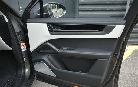 Porsche Cayenne III, 2025 год, 24 499 000 рублей, 38 фотография