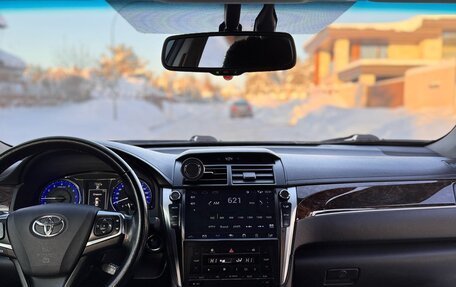 Toyota Camry, 2017 год, 2 300 000 рублей, 11 фотография