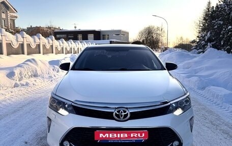 Toyota Camry, 2017 год, 2 300 000 рублей, 2 фотография