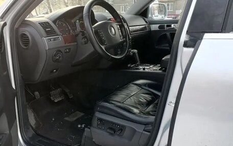 Volkswagen Touareg III, 2006 год, 855 000 рублей, 2 фотография