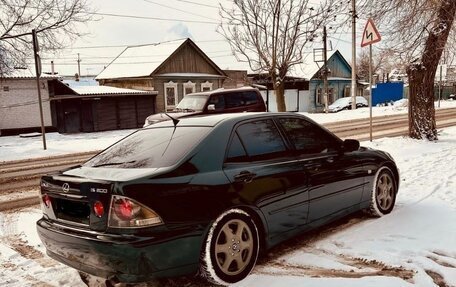 Lexus IS II рестайлинг 2, 1999 год, 990 000 рублей, 2 фотография