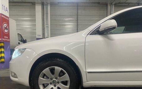 Skoda Superb III рестайлинг, 2012 год, 1 050 000 рублей, 19 фотография