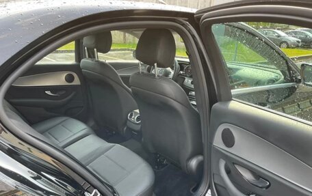 Mercedes-Benz E-Класс, 2020 год, 2 300 000 рублей, 8 фотография