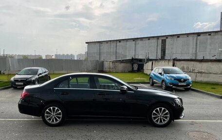 Mercedes-Benz E-Класс, 2020 год, 2 300 000 рублей, 4 фотография