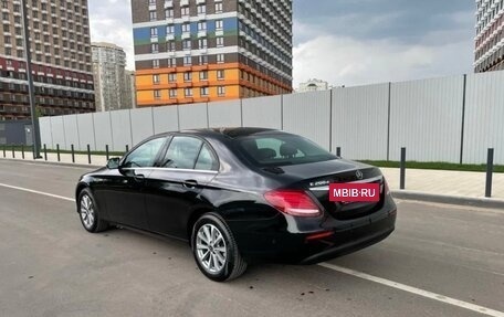 Mercedes-Benz E-Класс, 2020 год, 2 300 000 рублей, 6 фотография