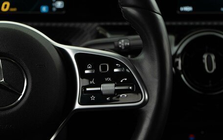 Mercedes-Benz A-Класс, 2018 год, 2 098 999 рублей, 15 фотография