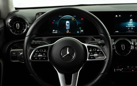 Mercedes-Benz A-Класс, 2018 год, 2 098 999 рублей, 13 фотография