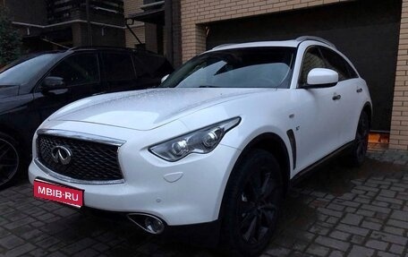 Infiniti QX70, 2015 год, 2 300 000 рублей, 1 фотография