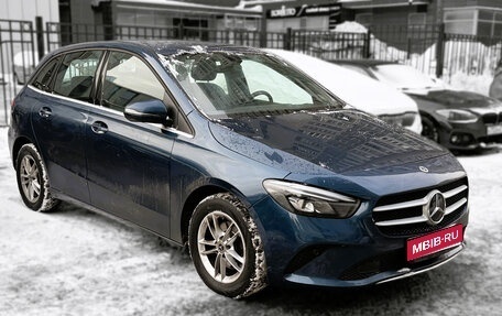 Mercedes-Benz B-Класс, 2019 год, 2 200 000 рублей, 1 фотография