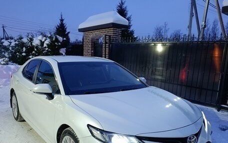 Toyota Camry, 2021 год, 3 270 000 рублей, 1 фотография