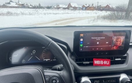 Toyota RAV4, 2024 год, 4 090 000 рублей, 9 фотография