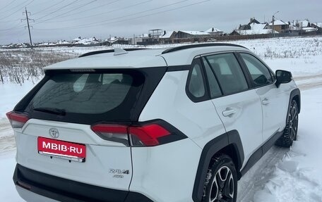 Toyota RAV4, 2024 год, 4 090 000 рублей, 5 фотография