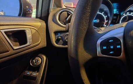 Ford Fiesta, 2018 год, 650 000 рублей, 13 фотография