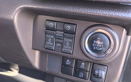 Toyota Roomy I, 2021 год, 1 600 000 рублей, 12 фотография