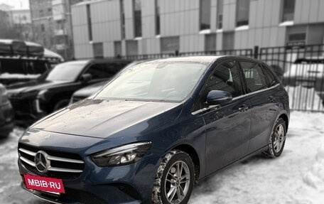 Mercedes-Benz B-Класс, 2019 год, 2 200 000 рублей, 2 фотография