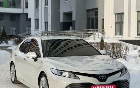 Toyota Camry, 2018 год, 2 050 000 рублей, 1 фотография