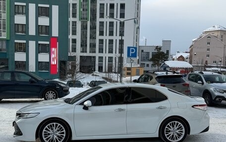 Toyota Camry, 2018 год, 2 050 000 рублей, 4 фотография