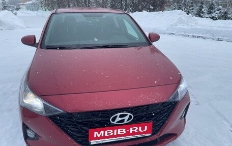 Hyundai Solaris II рестайлинг, 2021 год, 1 650 000 рублей, 1 фотография