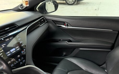 Toyota Camry, 2018 год, 2 050 000 рублей, 17 фотография