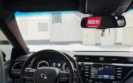 Toyota Camry, 2018 год, 2 050 000 рублей, 10 фотография